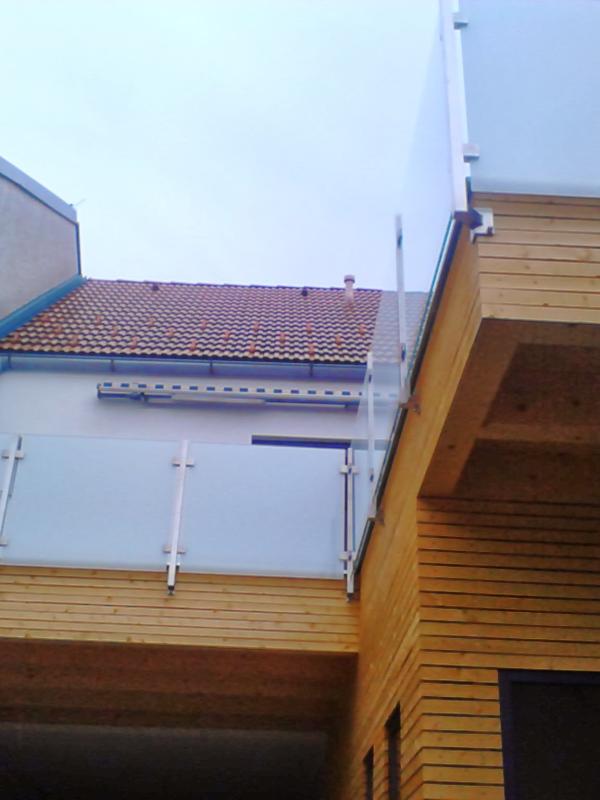 Áttetsző megoldások