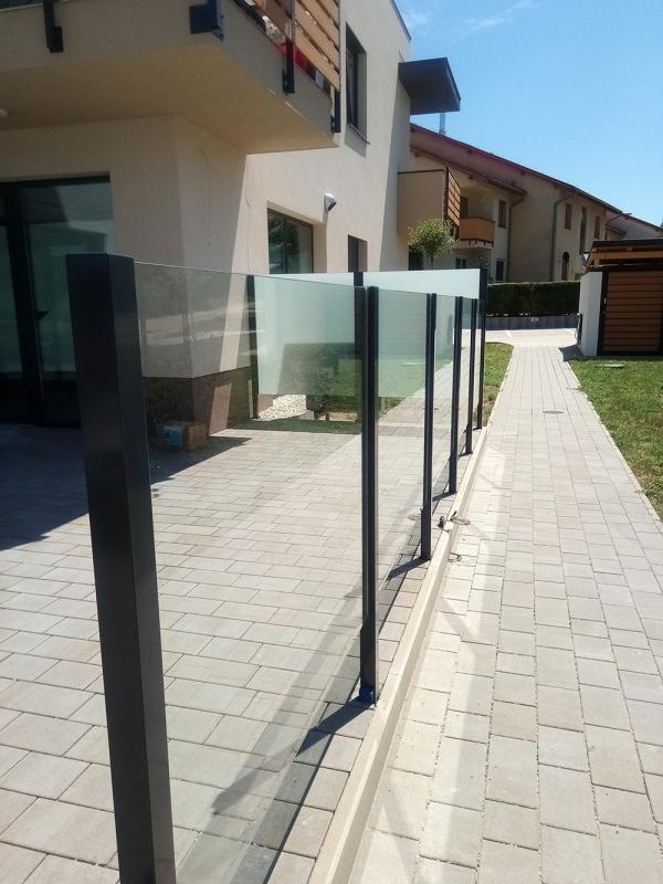 Áttetsző megoldások